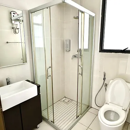 Danga Bay Beach View 4 Pax Apartment Johor Bahru Exterior photo